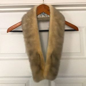 Vintage cream-colored fur collar